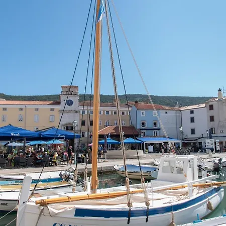 Stara Gavza 169 , 150 Meters From The * Cres