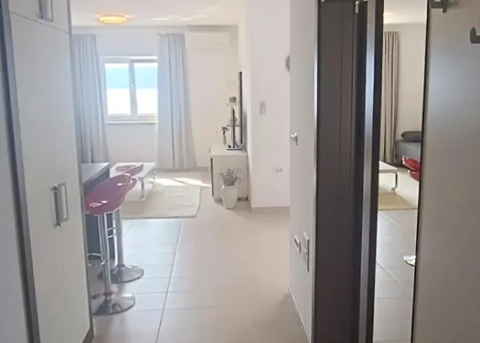 Stara Gavza 169 , 150 Meters From The Apartament