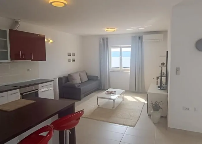 Stara Gavza 169 , 150 Meters From The Apartament Cres