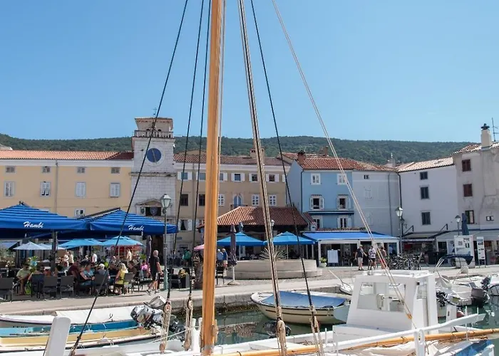 Stara Gavza 169 , 150 Meters From The * Cres